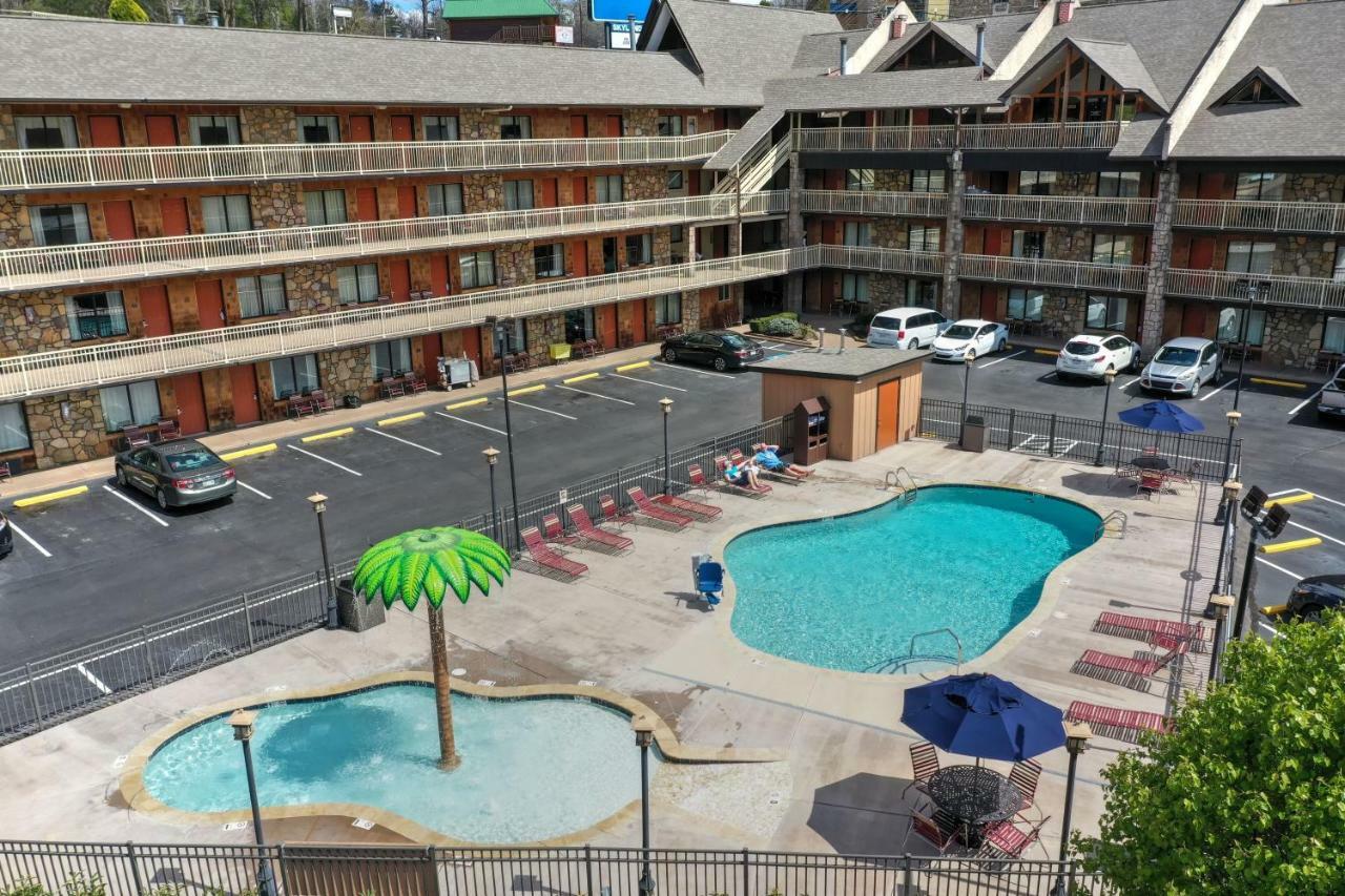 Crossroads Inn & Suites Gatlinburg Εξωτερικό φωτογραφία