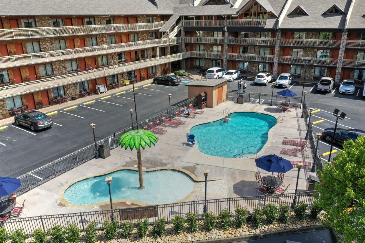 Crossroads Inn & Suites Gatlinburg Εξωτερικό φωτογραφία