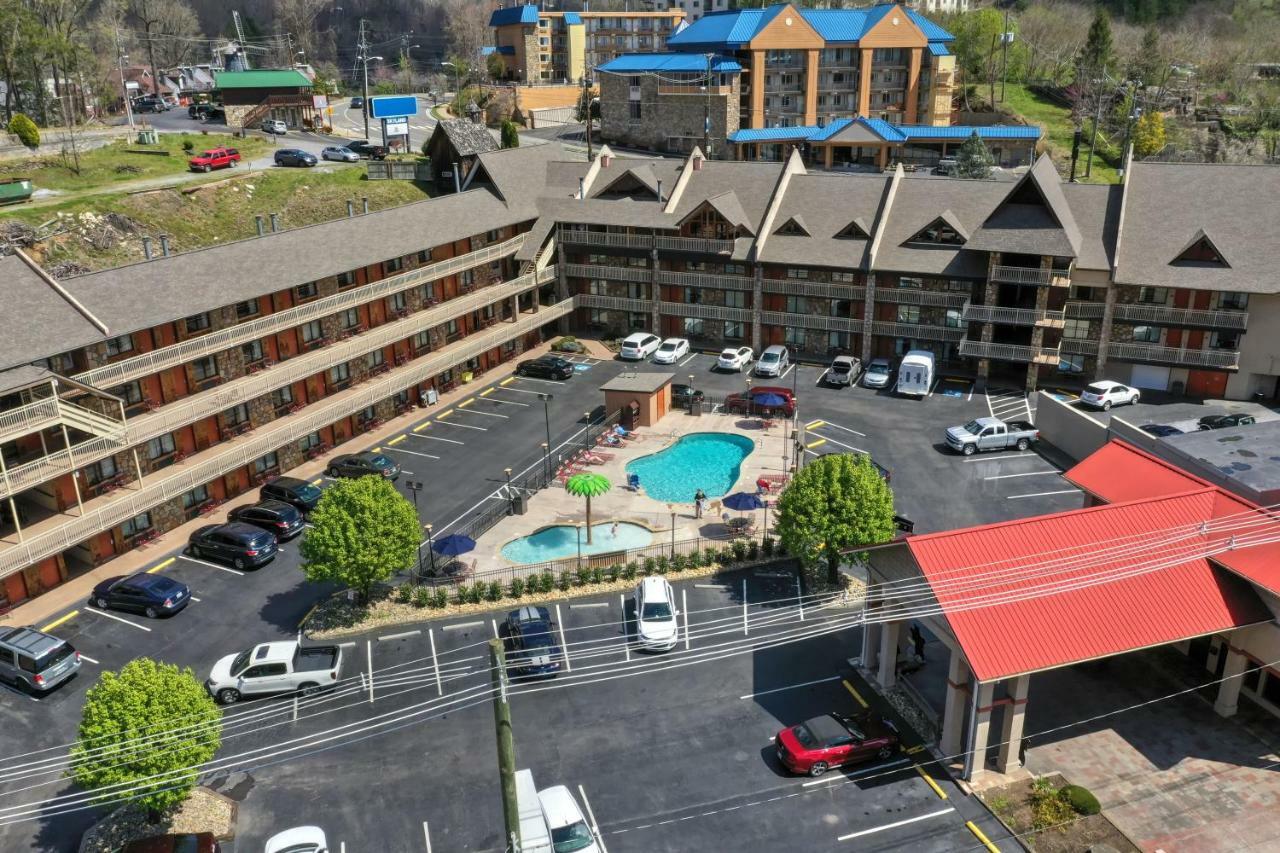 Crossroads Inn & Suites Gatlinburg Εξωτερικό φωτογραφία