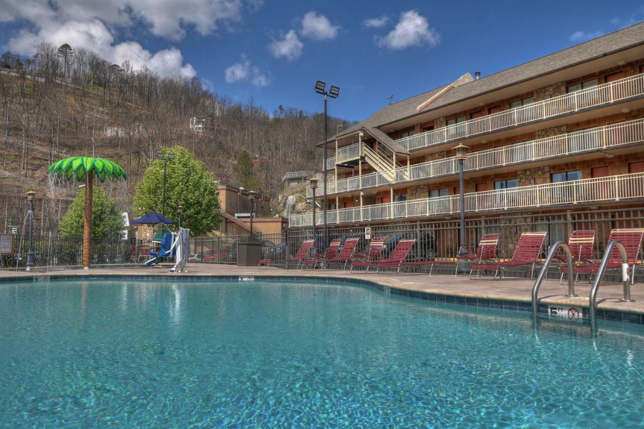 Crossroads Inn & Suites Gatlinburg Εξωτερικό φωτογραφία