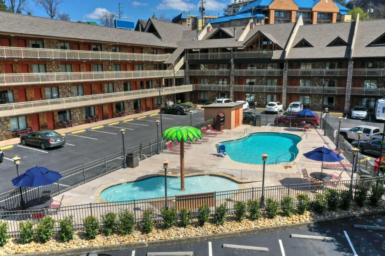 Crossroads Inn & Suites Gatlinburg Εξωτερικό φωτογραφία