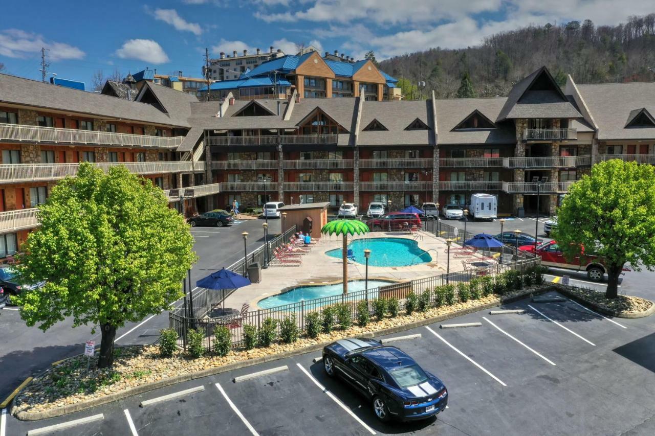 Crossroads Inn & Suites Gatlinburg Εξωτερικό φωτογραφία