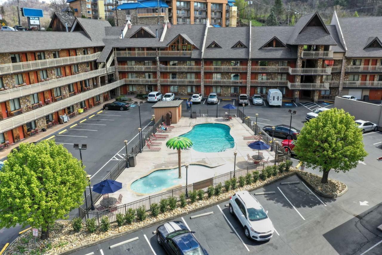 Crossroads Inn & Suites Gatlinburg Εξωτερικό φωτογραφία