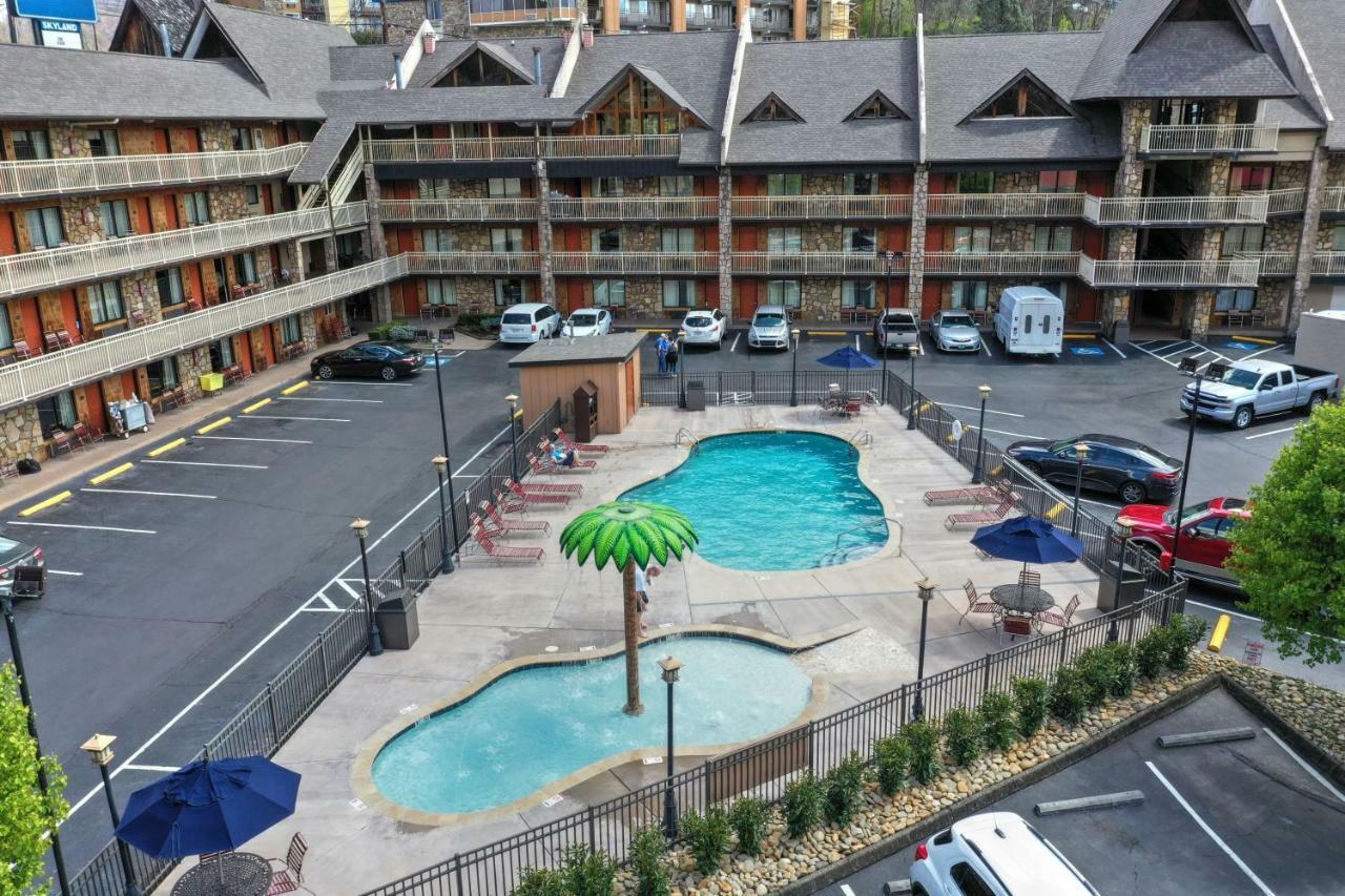 Crossroads Inn & Suites Gatlinburg Εξωτερικό φωτογραφία