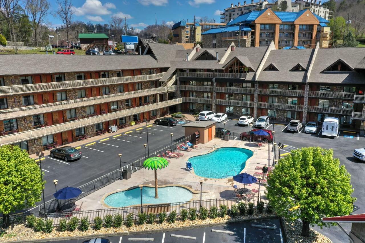 Crossroads Inn & Suites Gatlinburg Εξωτερικό φωτογραφία