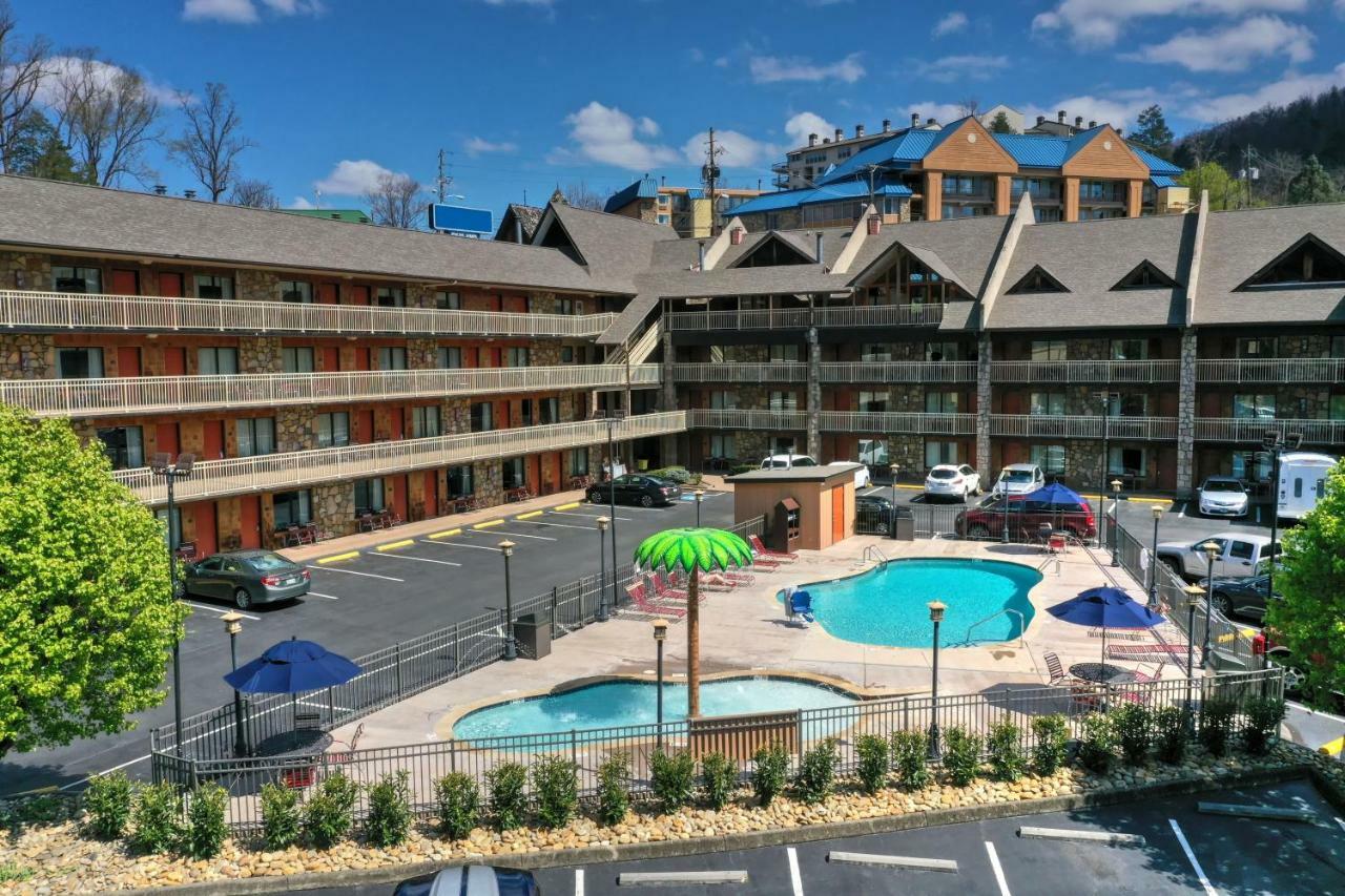 Crossroads Inn & Suites Gatlinburg Εξωτερικό φωτογραφία