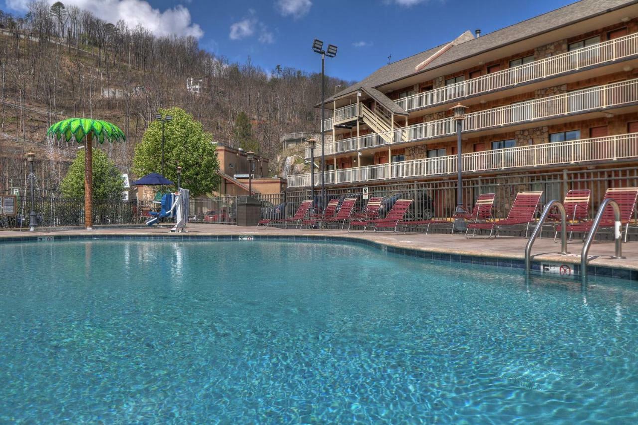 Crossroads Inn & Suites Gatlinburg Εξωτερικό φωτογραφία