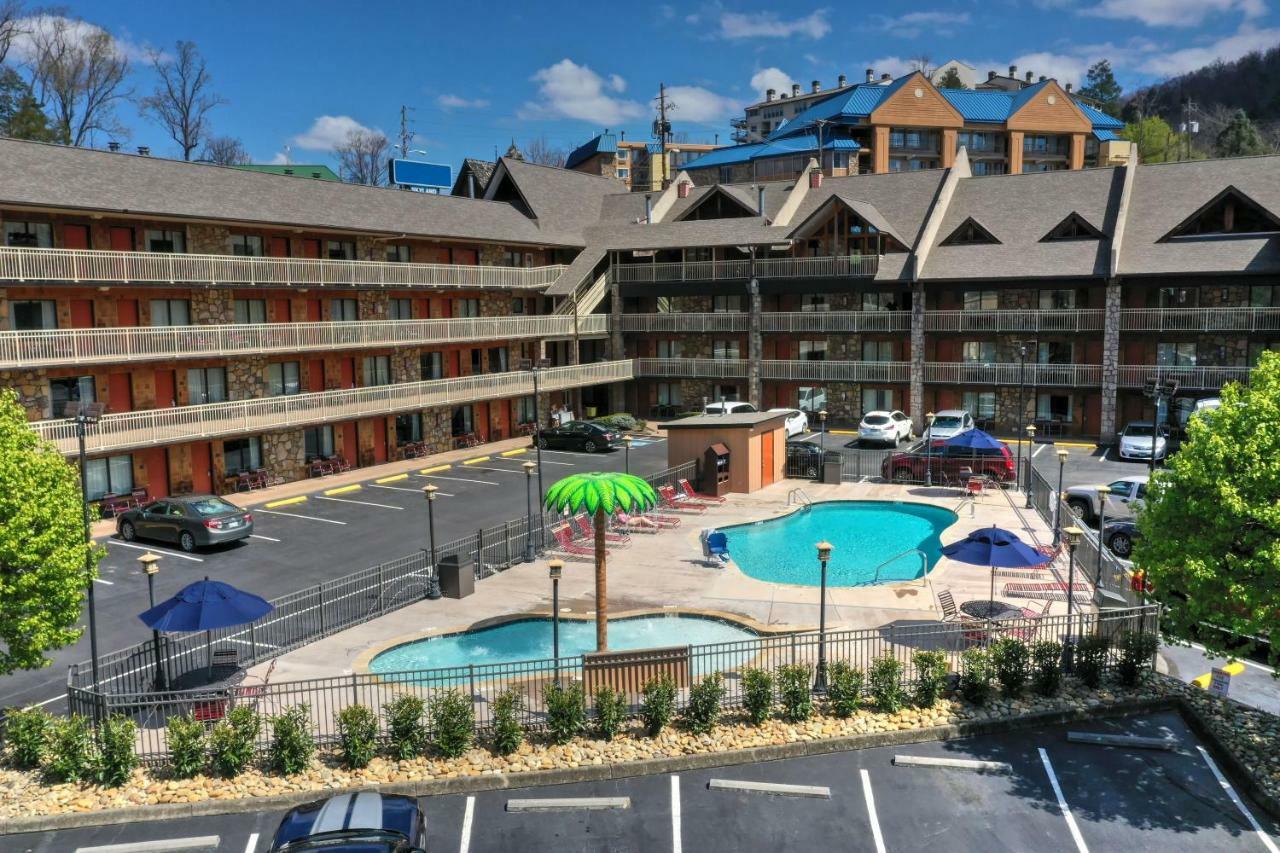 Crossroads Inn & Suites Gatlinburg Εξωτερικό φωτογραφία